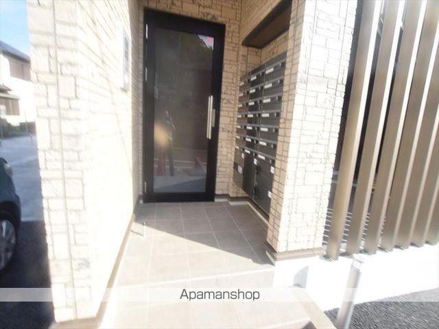 横浜線 片倉駅 徒歩9分 3階建 築5年の玄関写真