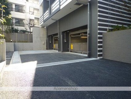 パークハビオ東中野[1R/26.7m2]の駐車場