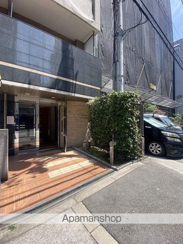 ジュネーゼグラン上本町の玄関写真