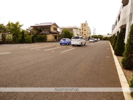 パサニアコート[2LDK/52m2]の駐車場