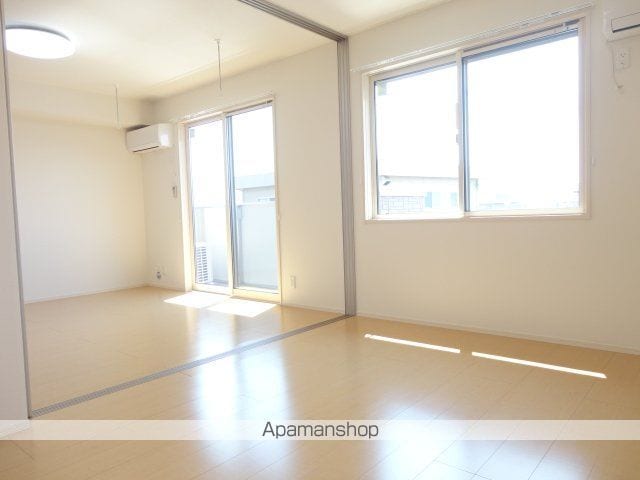 ストーリアの内装写真