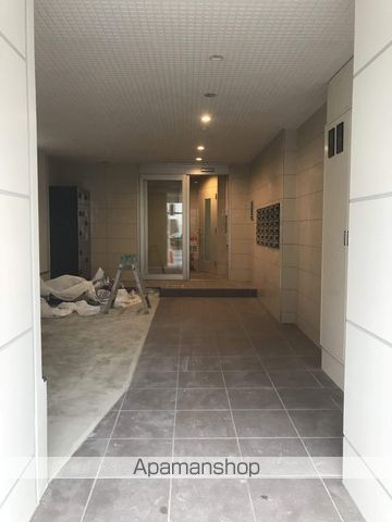 ヒルズ新栄3号館の玄関写真
