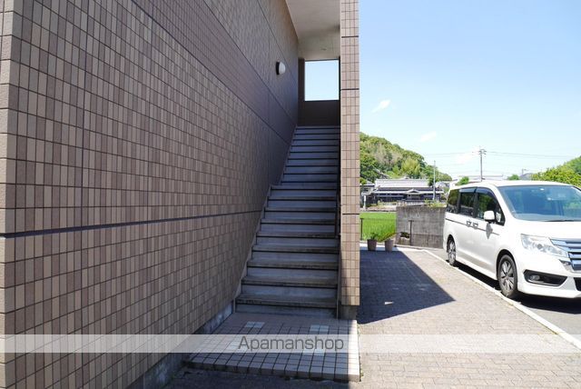 グリーングランデIIの玄関写真