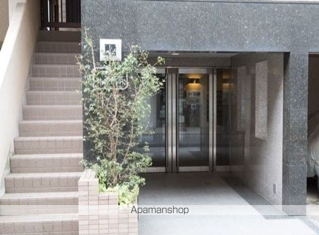 ロアール井荻駅前の玄関写真