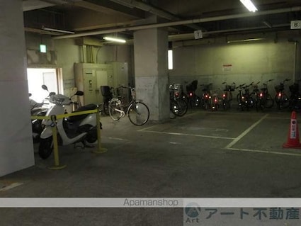 伊予鉄大手町ビル[2DK/47.38m2]の駐車場3
