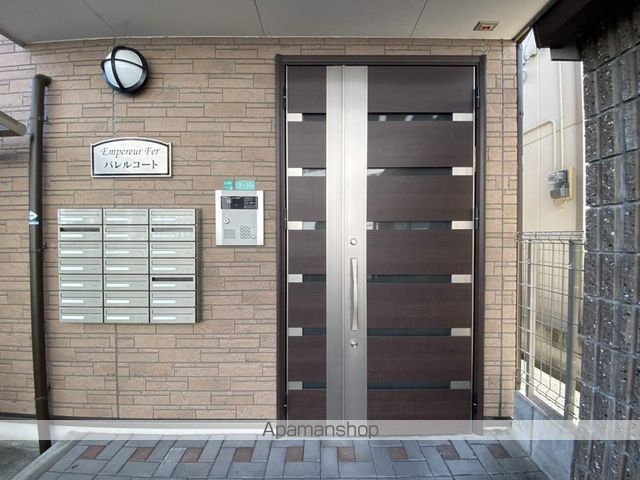 アンプルールフェールバレルコートの玄関写真