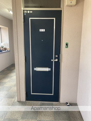 アルページュ女池東の玄関写真