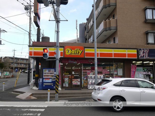 ペルーシェ B棟の周辺写真