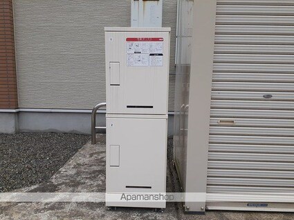 バーミィ・ウィング[1LDK/46.28m2]の共用部