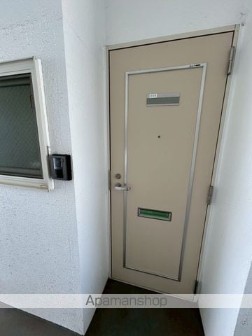 ドルフ鶴巻NO.16の玄関写真