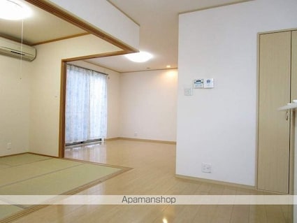 久保田町３丁目貸家　[4LDK/71.25m2]のリビング・居間