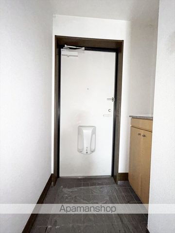 DEMAINの内装写真
