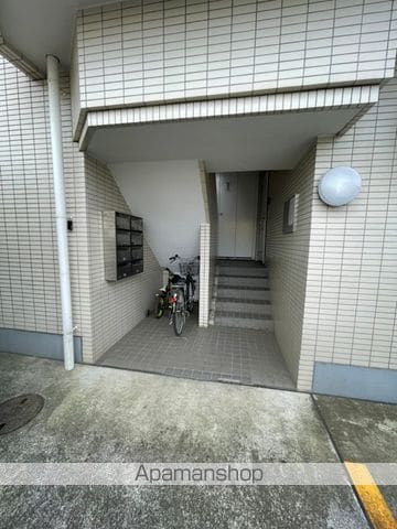 クレセール湘南の玄関写真