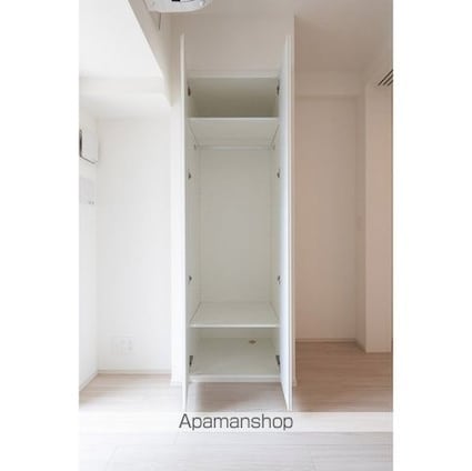 コンフォリア東新宿[1DK/25.23m2]の収納