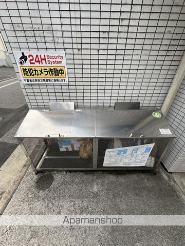 アルファービルのその他写真