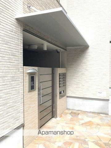 フジパレス西宮戎V番館の玄関写真