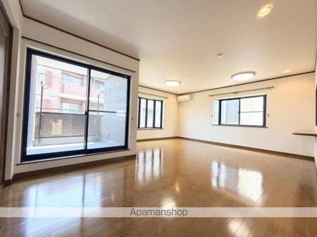 片倉町戸建の内装写真
