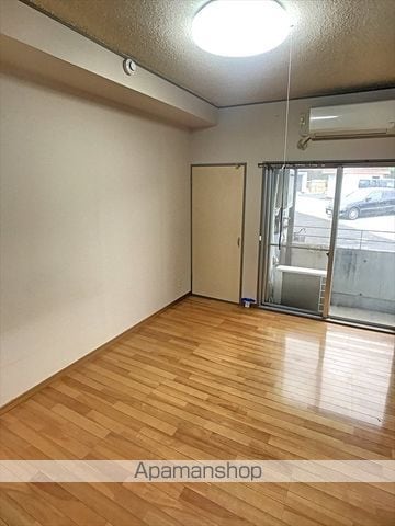 ロイヤル長草の内装写真