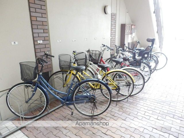 アーブ円山の玄関写真