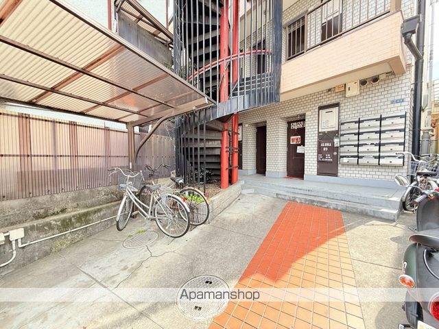 アクセル東大阪の玄関写真