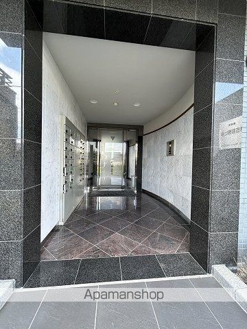 第5和秀ビルの玄関写真