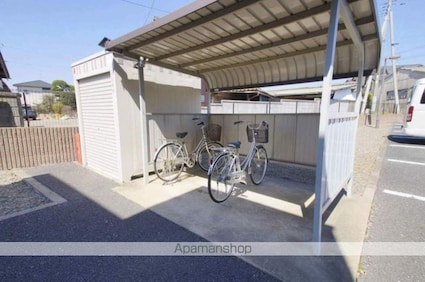 キングス・コート（ＫＩＮＧ’Ｓ　　ＣＯＡＴ）[2LDK/51.66m2]の外観2