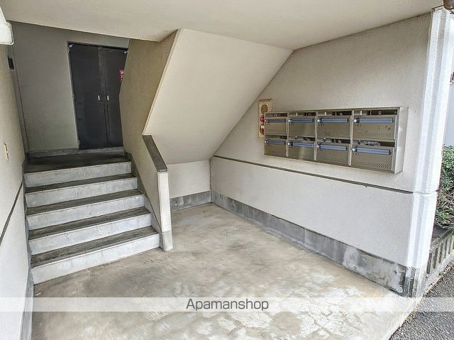 ハイライズ栄の玄関写真