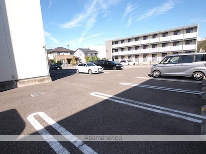 レオパレスポモドーロ[1K/20.81m2]の駐車場