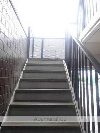 和歌山県和歌山市小雑賀２丁目[3DK/50.9m2]の共用部1
