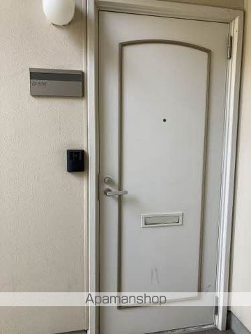 屋島フレグランス A棟の玄関写真