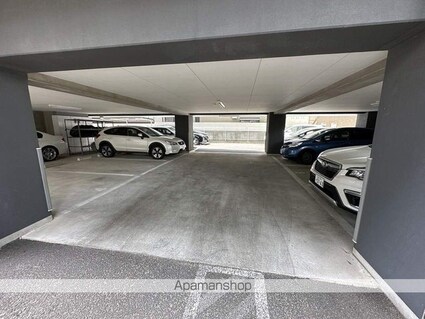 Ｌａ　Ｄｏｕｃｅｕｒ青葉小田原[1K/30.18m2]の駐車場