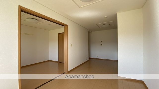 オリーブの内装写真
