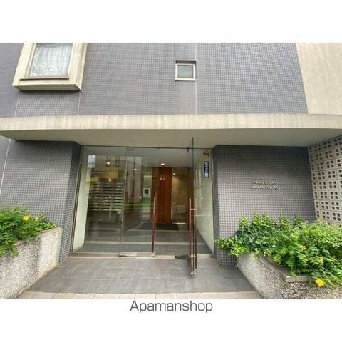 プライムアーバン中目黒の玄関写真