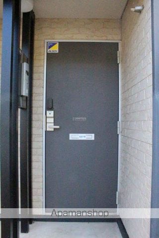 レオパレスまつおかの玄関写真