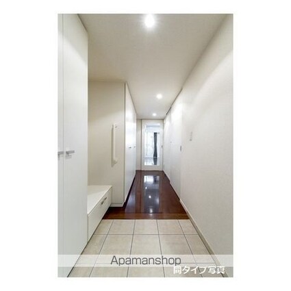 パークフラッツ銀座イースト[1R/45.97m2]の玄関