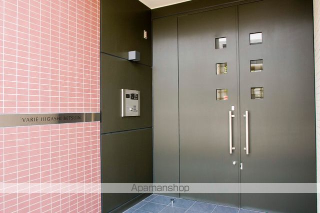 ヴァリエ東別院の玄関写真
