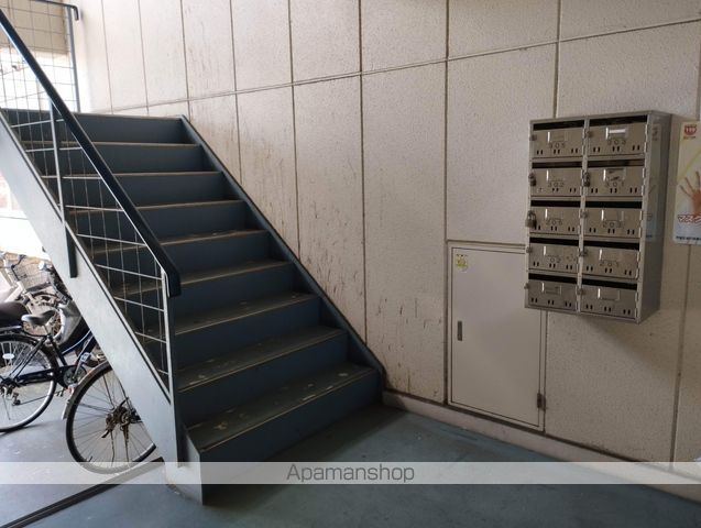 ファミーユKENの玄関写真