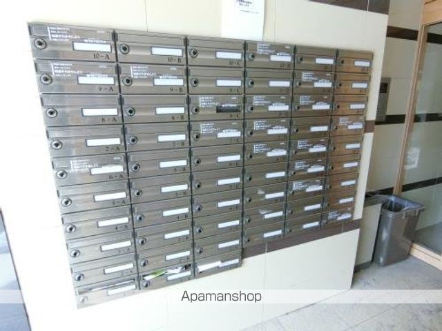 リードインアイエスヒラノの玄関写真