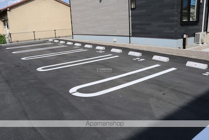 プリムヴェールＡ[1LDK/50.96m2]の駐車場