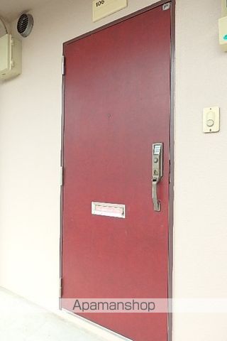 ドミールVの玄関写真