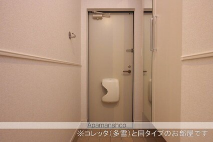オ　シャン[1LDK/50.16m2]の玄関
