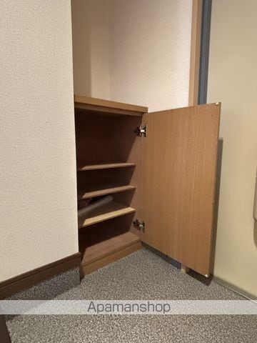 LIMPIA垂木の内装写真