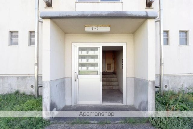 ビレッジハウス釈迦内2号棟の玄関写真