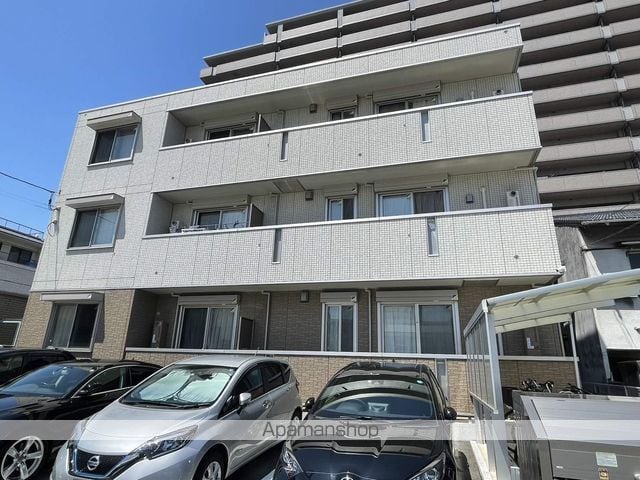 シャルマン吉島の外観写真