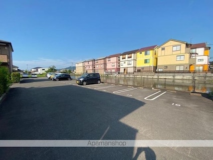 ル・シエル　Ｅ[2DK/46.92m2]の駐車場