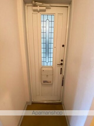 ラフィーネ　Ａ棟[2DK/45m2]の玄関