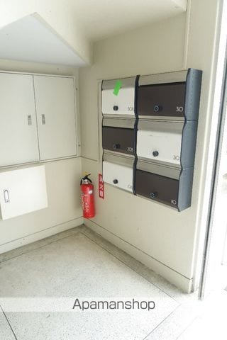 第1青峰ビルの玄関写真
