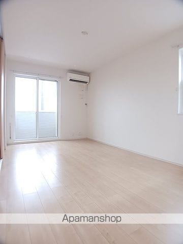 クローバー下平川IIIの内装写真