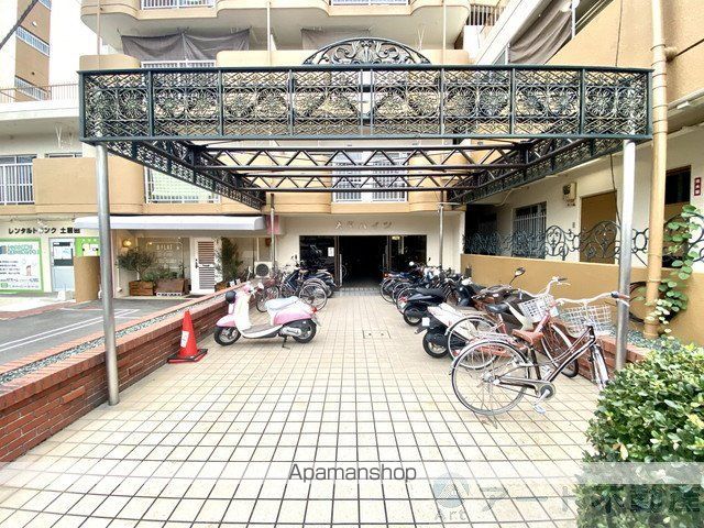 大聖ハイツ 西棟の玄関写真