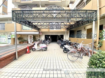 大聖ハイツ　西棟[1R/60m2]のエントランス2